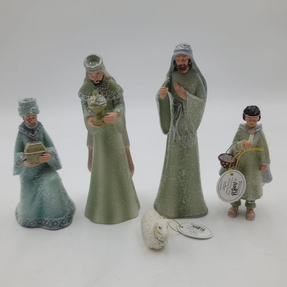 Thomas Kinkade Hawthorne Village Nativity Figures King Balthazar Melchior Set